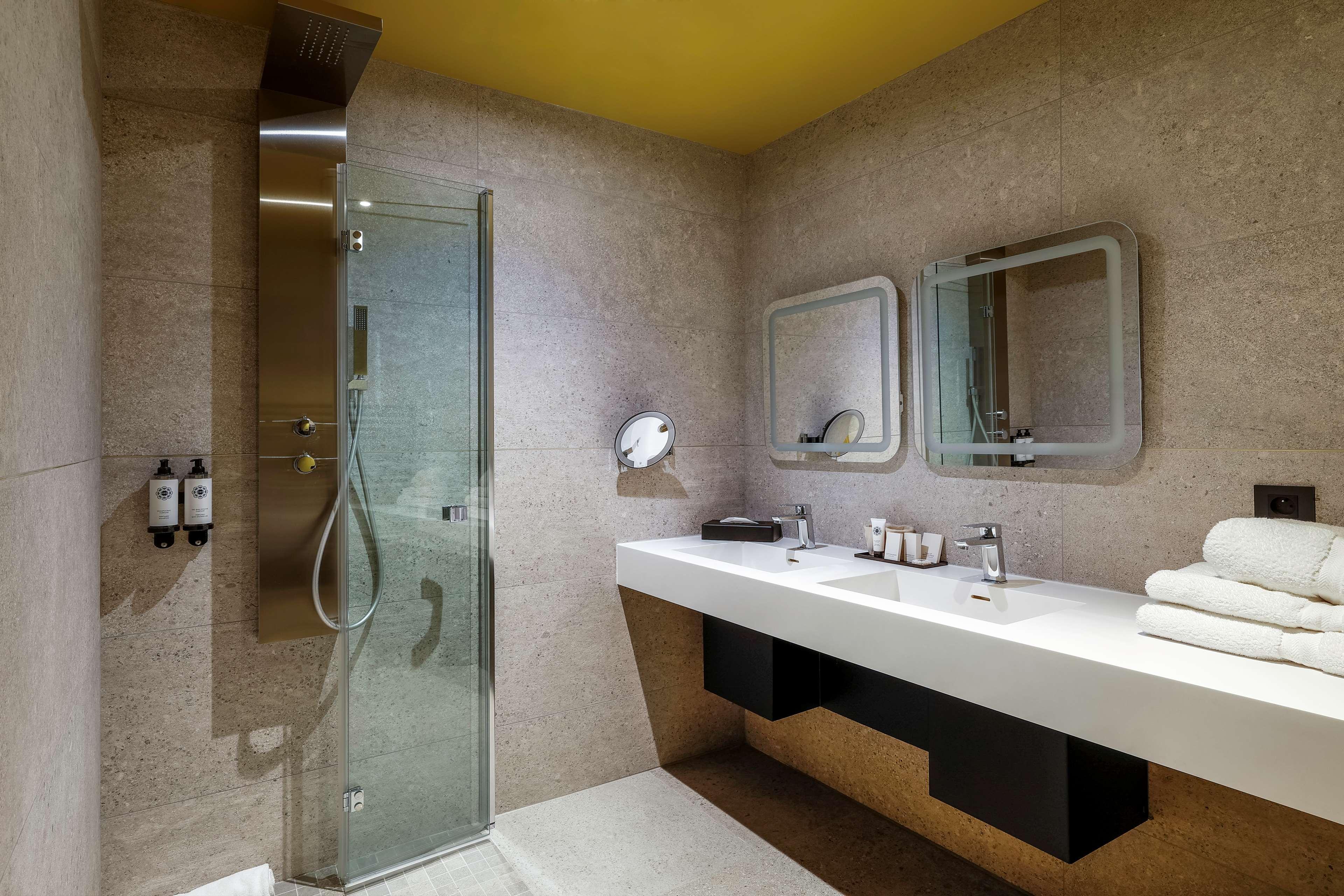 Leprince Hotel Spa; Best Western Premier Collection Le Mans Exterior photo